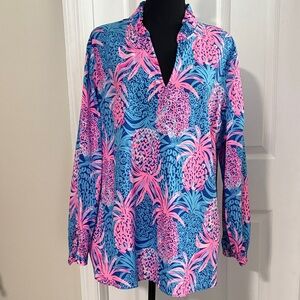 🆕 Lilly Pulitzer Vibrant Pink and Blue Pineapple Top